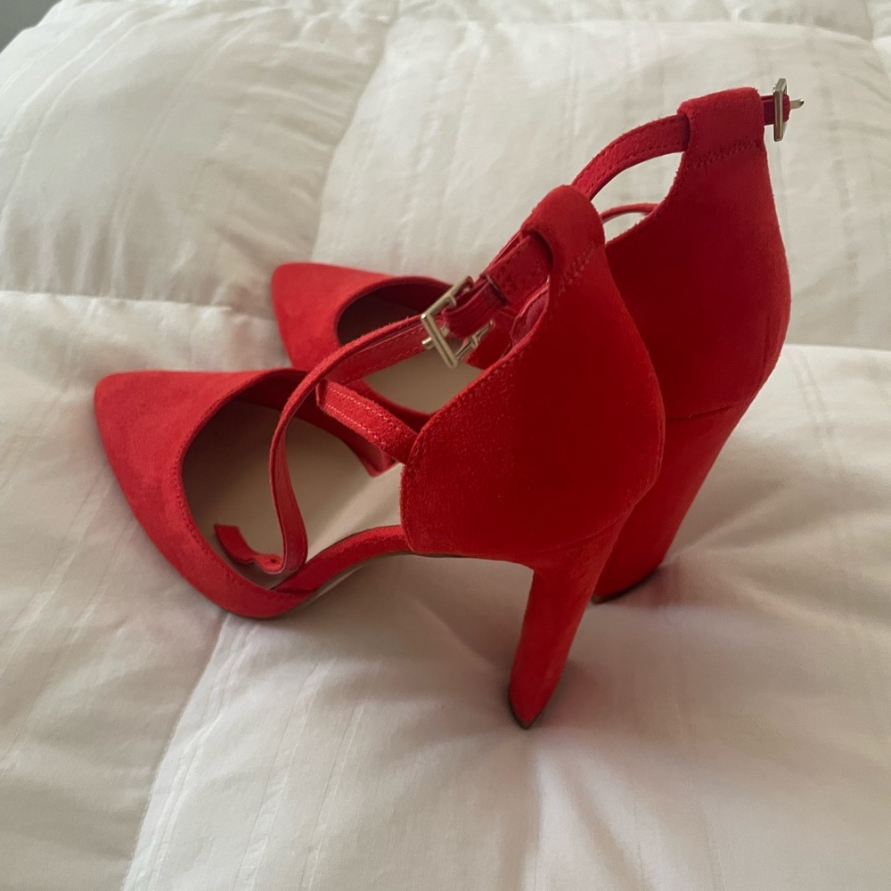 Red Heels - Picture 3 of 3